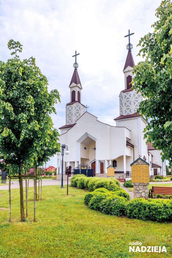 Wieże kościoła